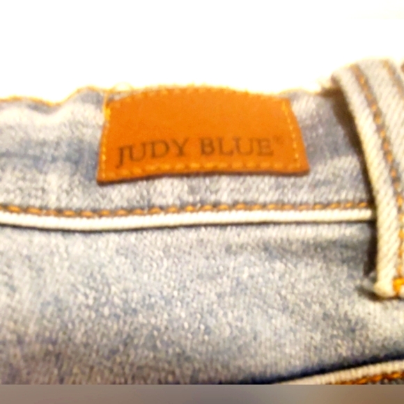 SZ 24W DISTRESSED BOYFRIEND JUDY BLUE JEANS WITH FRAYED HEM - Picture 9 of 11